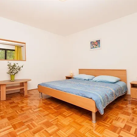 בית נופש House Dragica